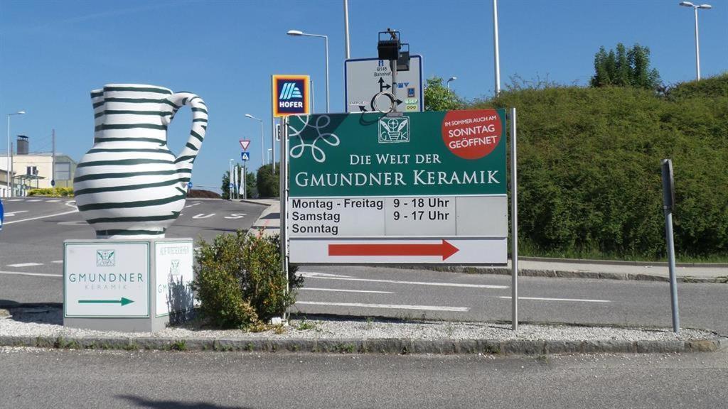 Wolfis Traunseeblick - Mit Kostenlosem Parkplatz Direkt An Der Unterkunft غموندين المظهر الخارجي الصورة